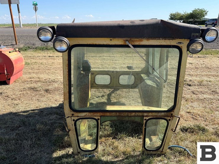 custom-100-tractor-cab---othello,-wa-image-2