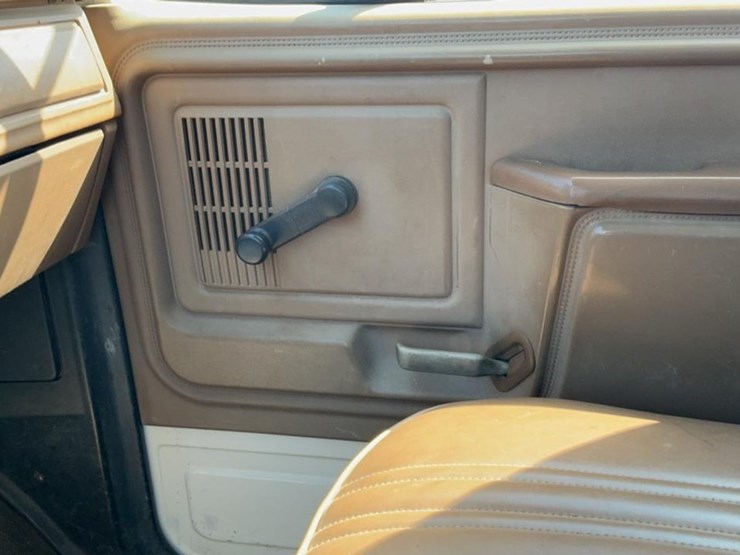 #1951-•-1990-ford-700-dump-truck-image-63