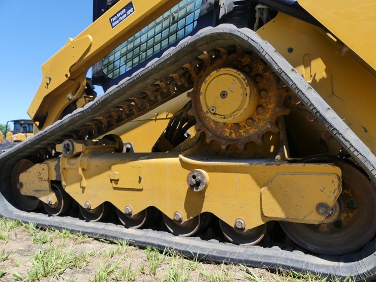 2021-caterpillar-299d3-image-5