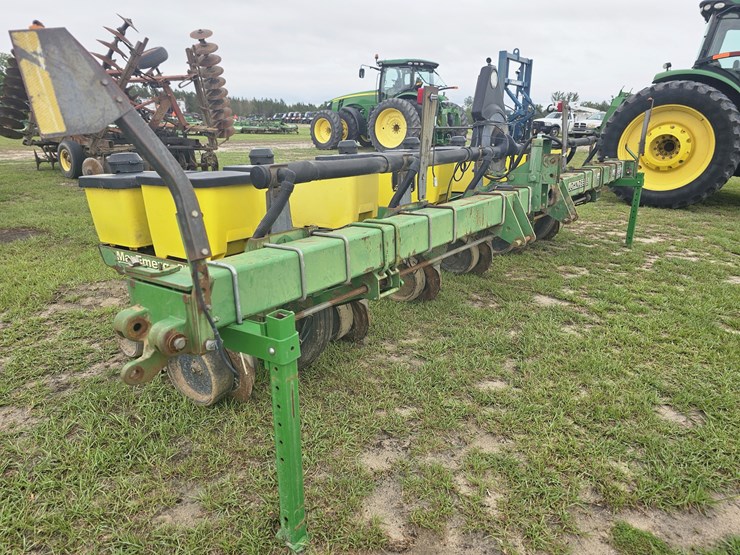 john-deere-1700-image-4
