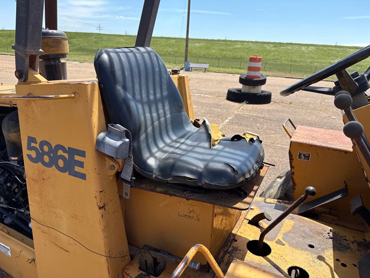 case-586e-image-17