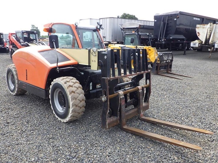 2017-jlg-g5-18a-image-3