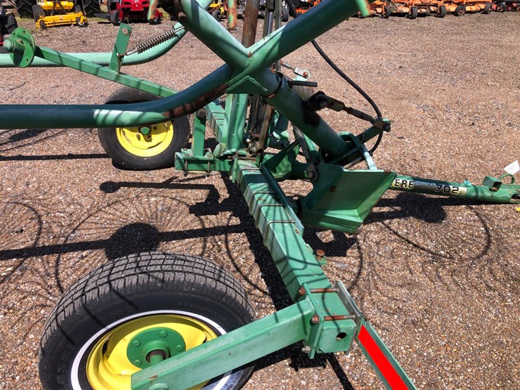 john-deere-702-image-4