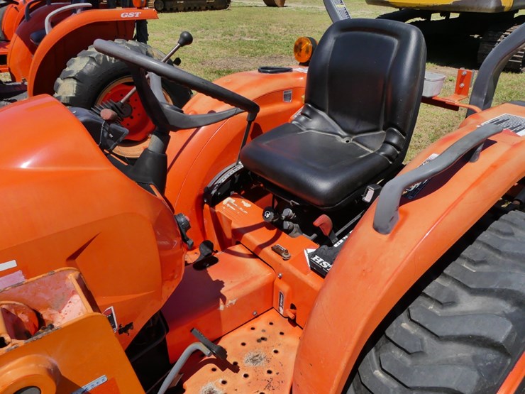 2014-kubota-l3901-image-10