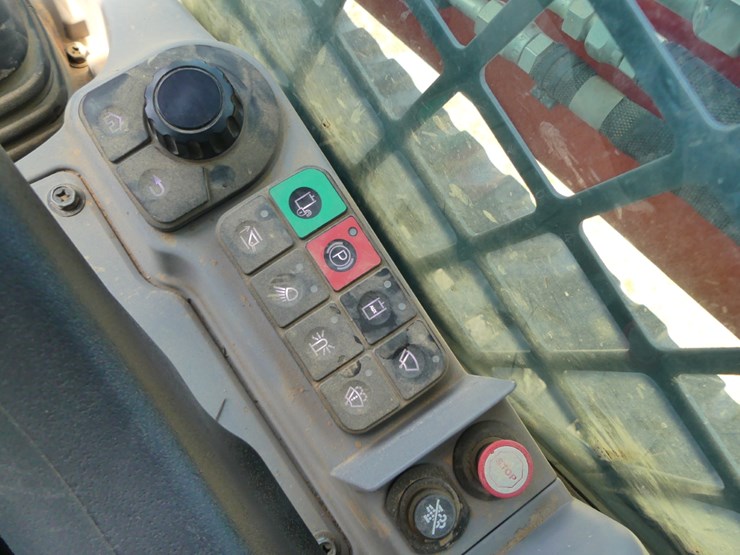 2024-kubota-svl75-3-image-17
