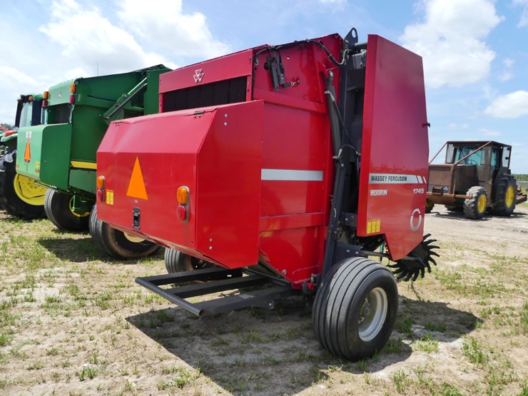 massey-ferguson-1745-image-3