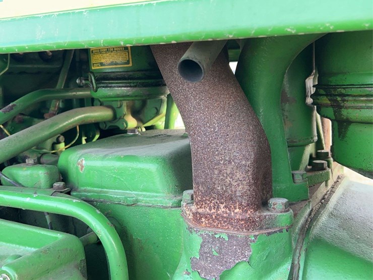 john-deere-820-image-29