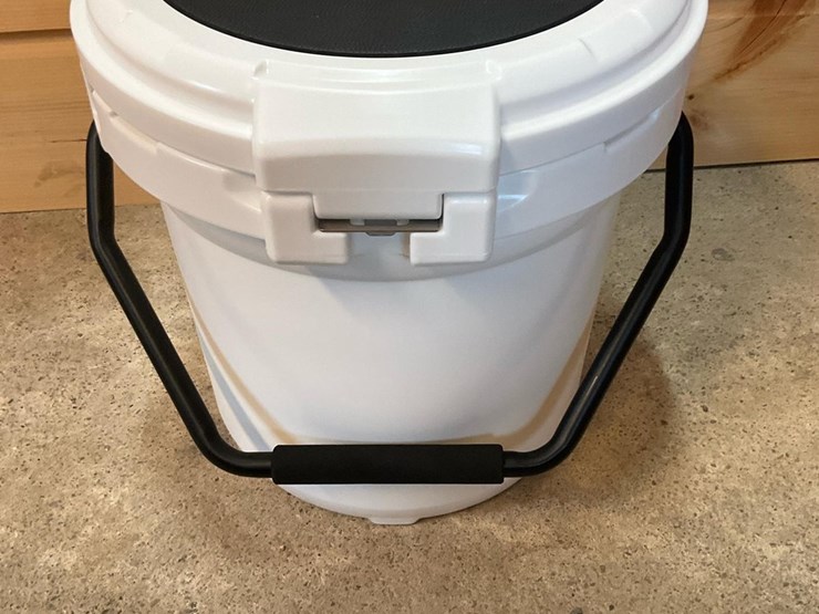 #91-•-5-gallon-white-insulated-beverage-cooler-jug-with-spigot-image-3