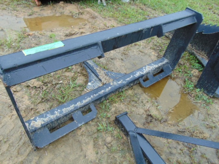 quick-attach-receiver-hitch-image-2