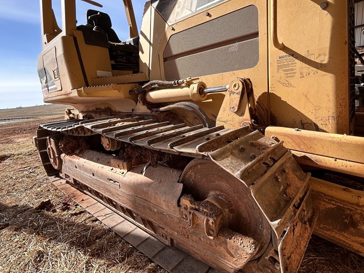 2005-caterpillar-d4g-image-14