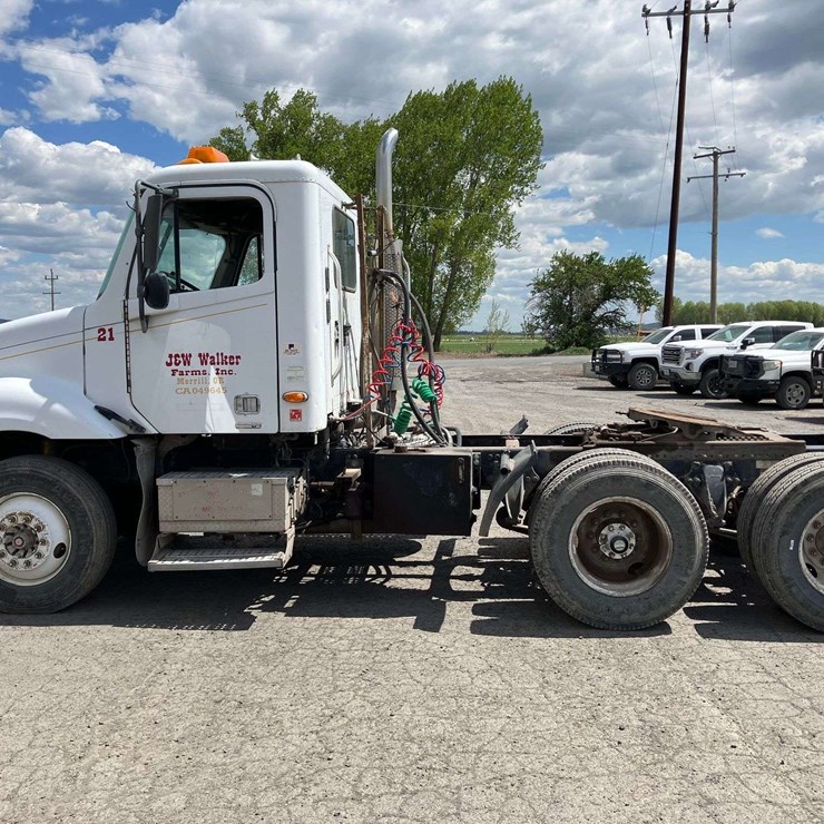 2002 FREIGHTLINER COLUMBIA 120