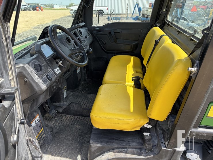 john-deere-gator-xuv-835m-image-5
