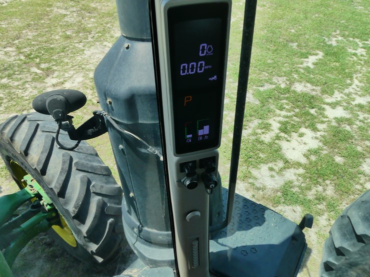 2018-john-deere-8320r-image-17