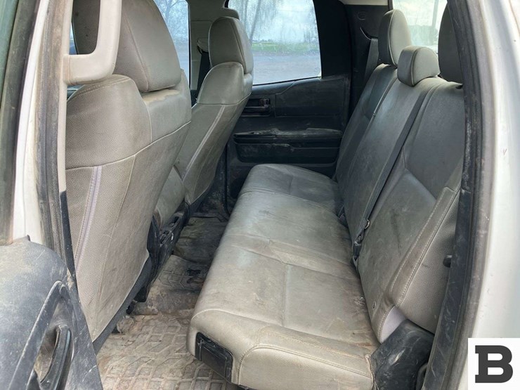 2017-toyota-tundra-image-12