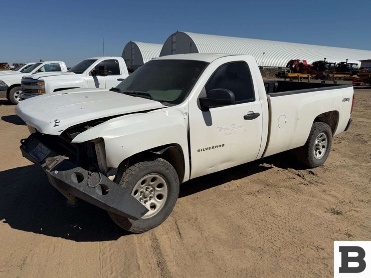 2011-chevrolet-silverado-1500-image-1