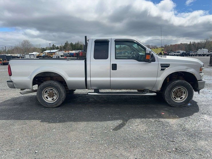 2010-ford-f250-xlt-image-4