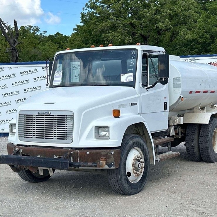 2004 FREIGHTLINER FL70
