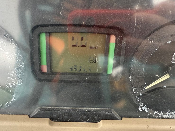 john-deere-6215-image-36