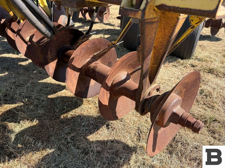 john-deere-310-image-8