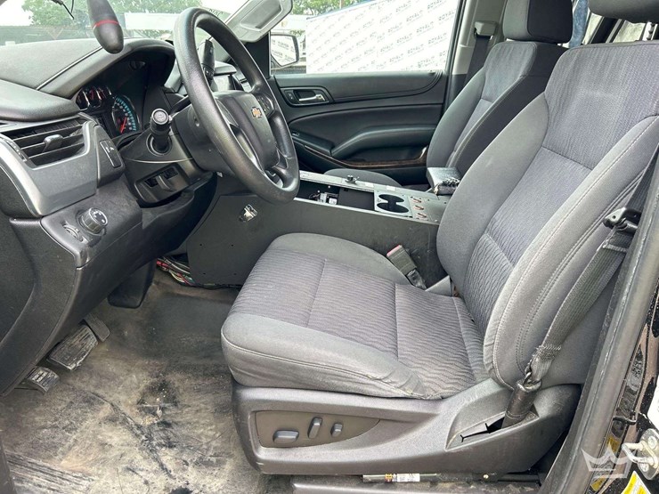 2018-chevrolet-tahoe-image-12
