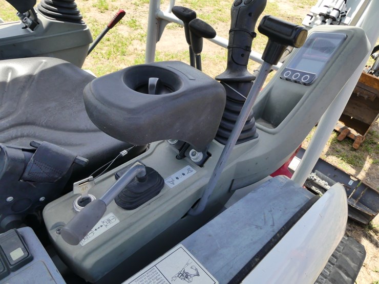 2020-takeuchi-tb225-image-14
