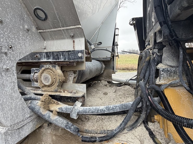 2005-terra-gator-8103-dry-floater-image-10