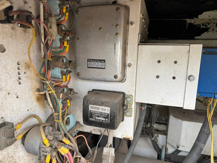 #3968-•-whisperwatt-dca-0270i-diesel-powered-ac-generator-image-26