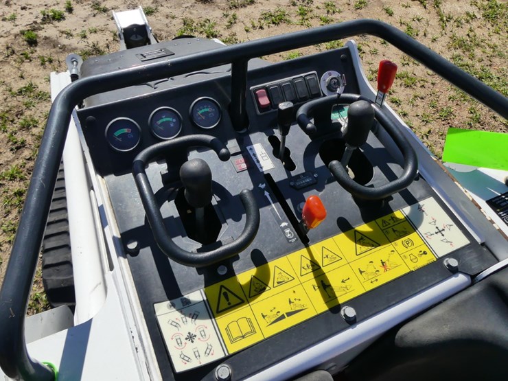 2023-bobcat-mt100-image-11