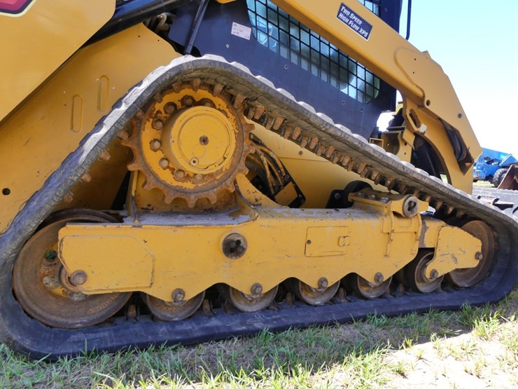 2021-caterpillar-299d3-image-6