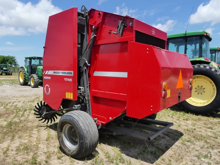 massey-ferguson-1745-image-4