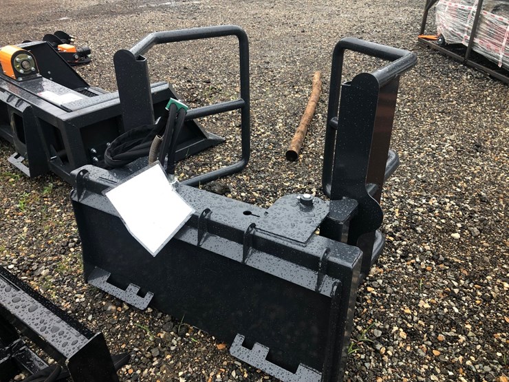 #24-•-skid-steer-bale-grapple-squeeze-image-1