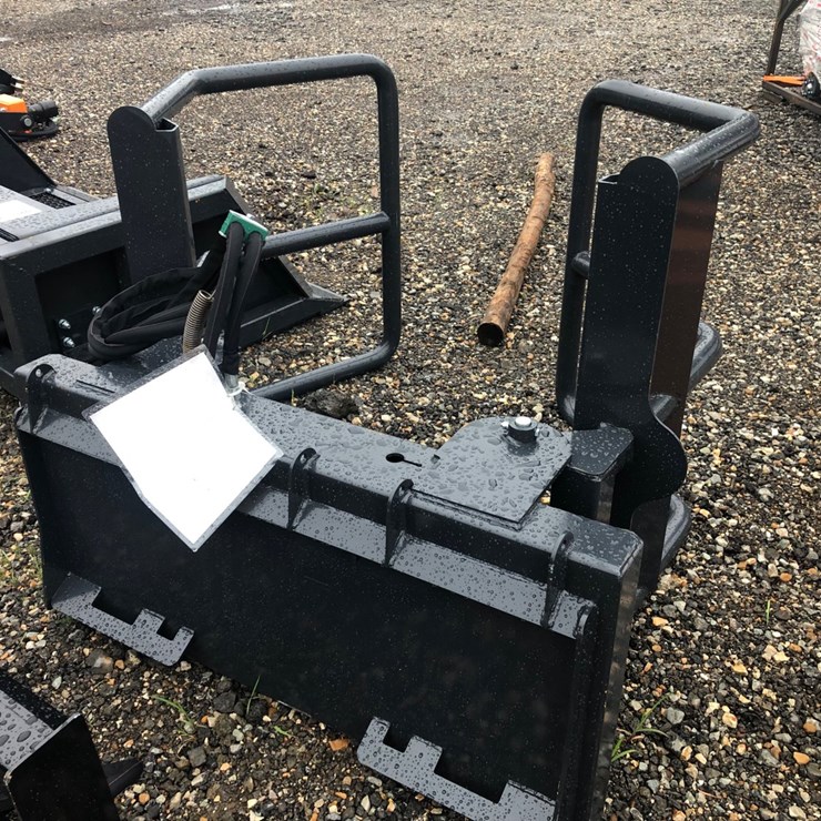 #24 • SKID STEER BALE GRAPPLE SQUEEZE
