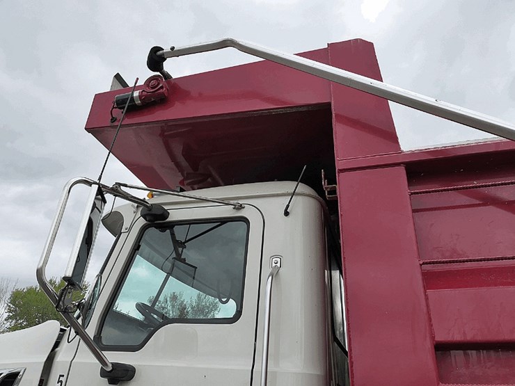 2017-mack-granite-gu713-image-10