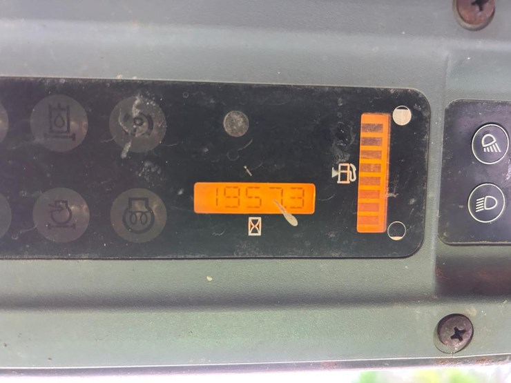 new-holland-ls160-image-22