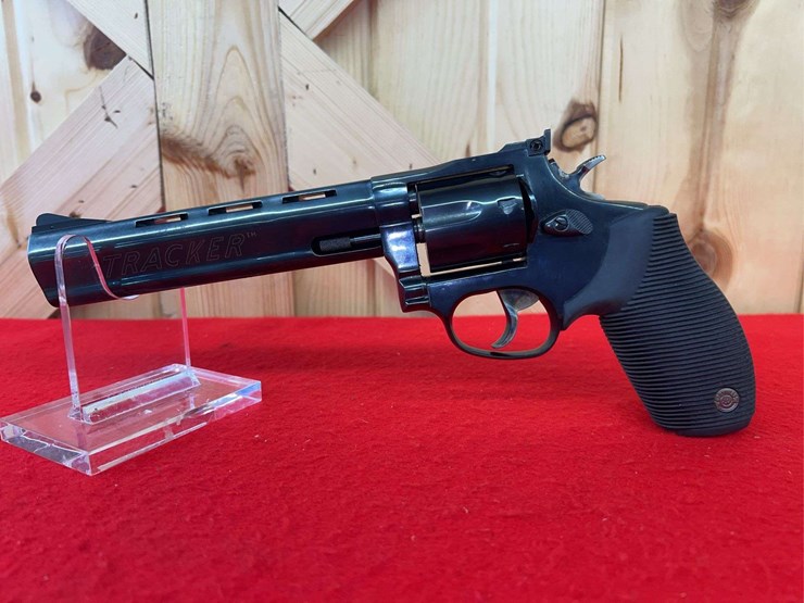 taurus-tracker-revolver-.22-lr-image-1