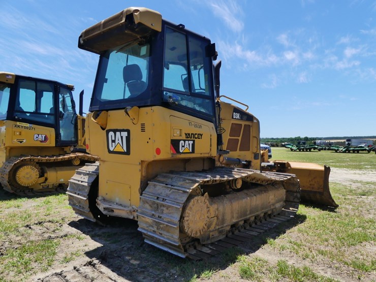 2015-caterpillar-d3k2-image-3