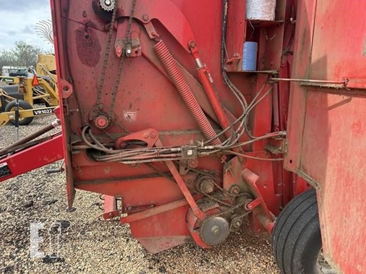 massey-ferguson-1756-image-13