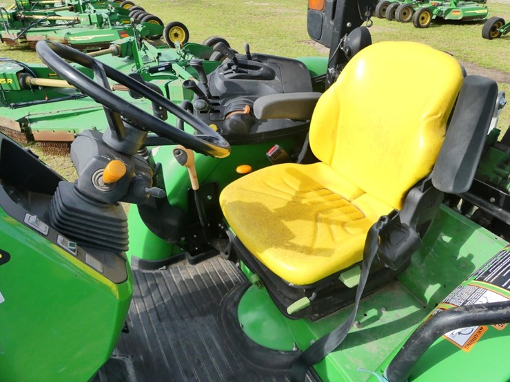 2023-john-deere-5105m-image-9