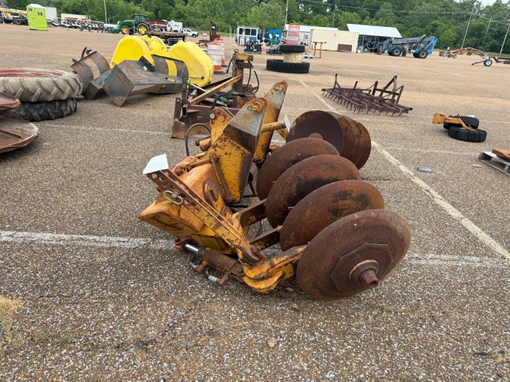 #9057-•-reynolds-levee-plow-image-1