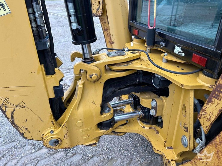 2013-caterpillar-420f-image-39