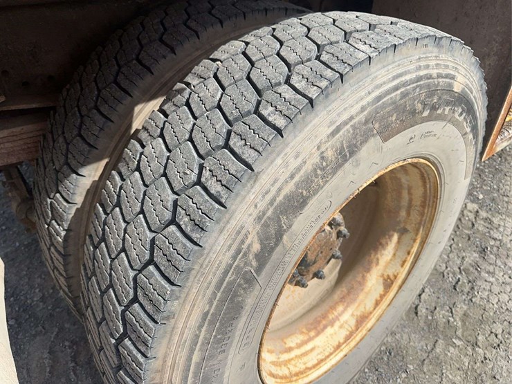 2007-gmc-topkick-c7500-image-11