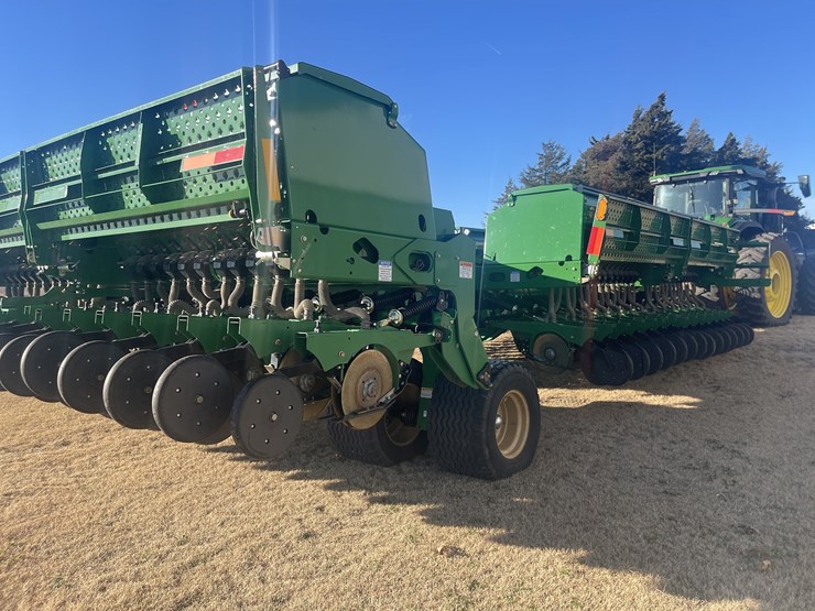 2022-great-plains-50'-bd7600hd-image-6