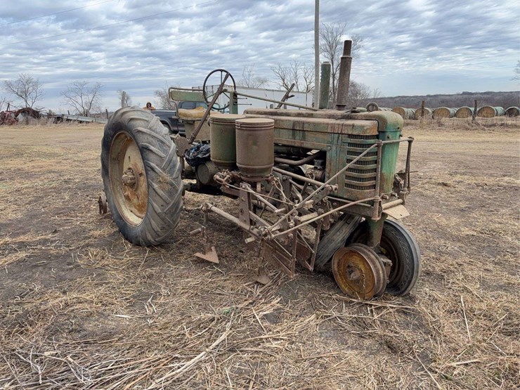 john-deere-b-image-7