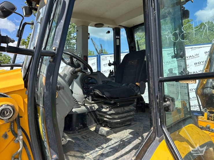 2016-jcb-3cx-image-12