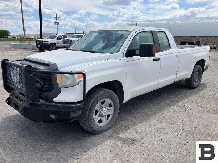 2017-toyota-tundra-image-1