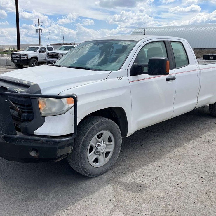 2017 TOYOTA TUNDRA
