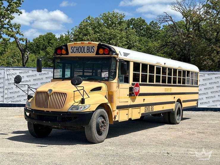 2009-ic-corporation-pb105-school-bus-image-1