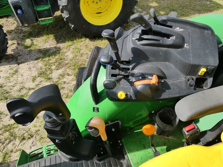 2024-john-deere-5120m-image-11