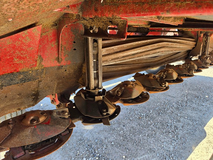 2011-new-holland-h7450-image-4