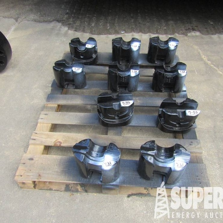 TOWNSEND Type 7-1/16" 5000# 3-1/2" Set Pipe Rams